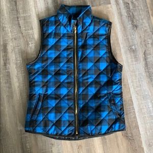 Light weight puffed vest